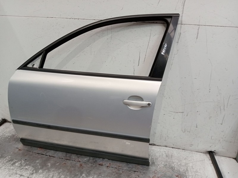 Recambio de puerta delantera derecha para volkswagen passat b3/b4 (3a2, 35i) 1.9 tdi referencia OEM IAM  4P 