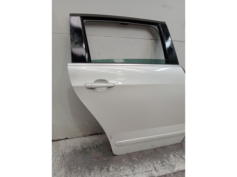 Recambio de puerta trasera derecha para peugeot 5008 (0u_, 0e_) 1.6 bluehdi 120 referencia OEM IAM  5P 