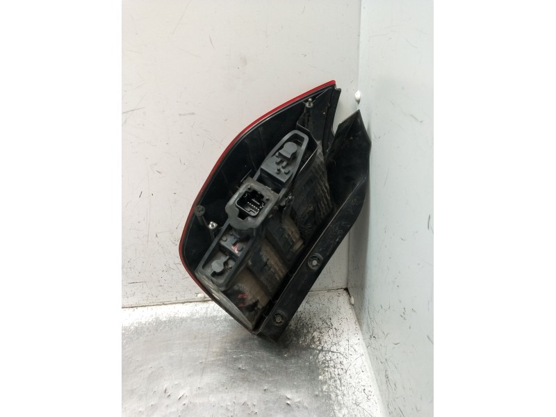 Recambio de piloto trasero izquierdo para renault grand scénic ii (jm0/1_) 1.9 dci (jm14) referencia OEM IAM   
