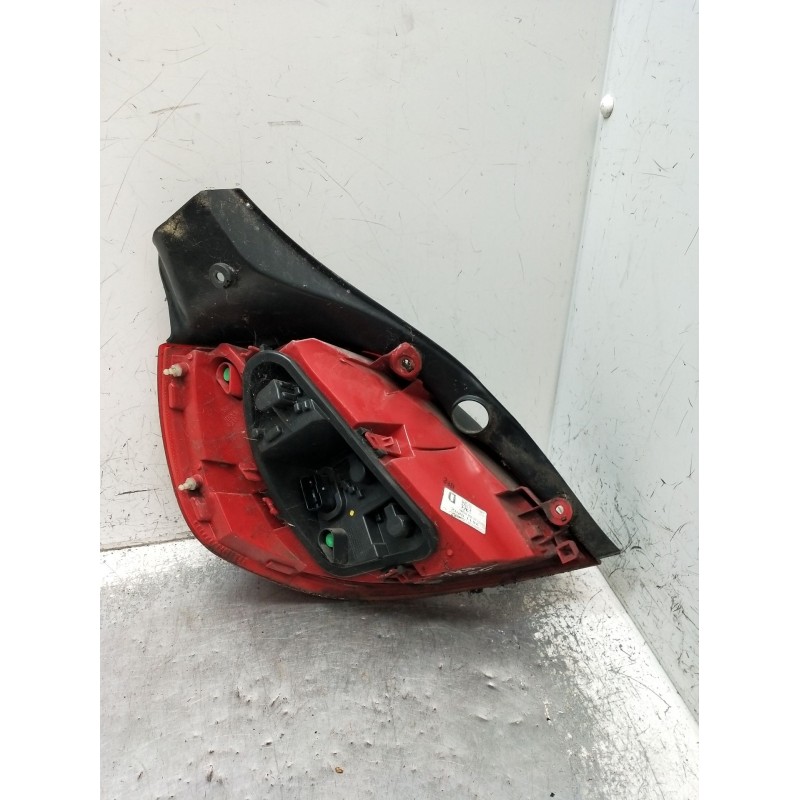 Recambio de piloto trasero derecho para renault clio iii (br0/1, cr0/1) 1.2 16v (br02, br0j, br11, cr02, cr0j, cr11) referencia 