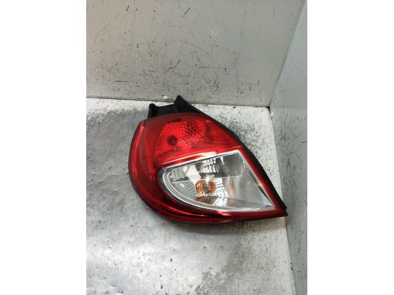 Recambio de piloto trasero izquierdo para renault clio iii (br0/1, cr0/1) 1.2 16v (br02, br0j, br11, cr02, cr0j, cr11) referenci