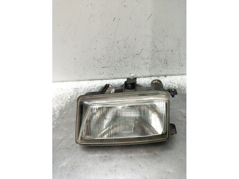 Recambio de faro izquierdo para seat ibiza ii (6k1) 1.4 i referencia OEM IAM   1993
