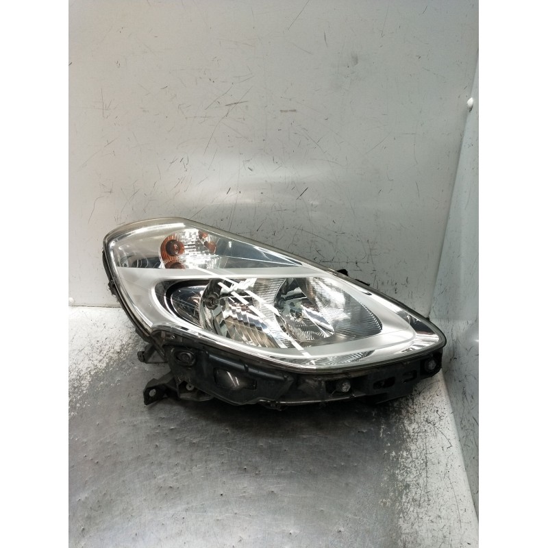 Recambio de faro derecho para renault clio iii (br0/1, cr0/1) 1.2 16v (br02, br0j, br11, cr02, cr0j, cr11) referencia OEM IAM 82