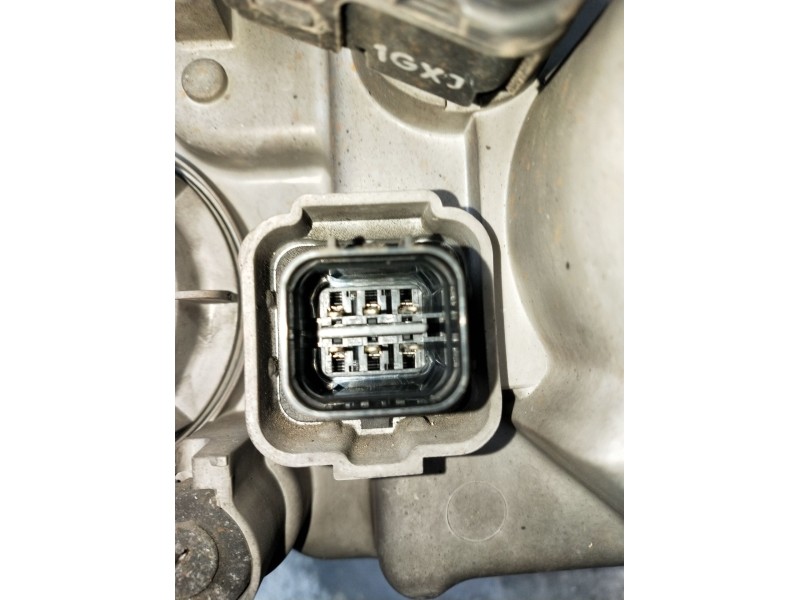 Recambio de faro derecho para hyundai trajet (fo) 2.0 crdi referencia OEM IAM   
