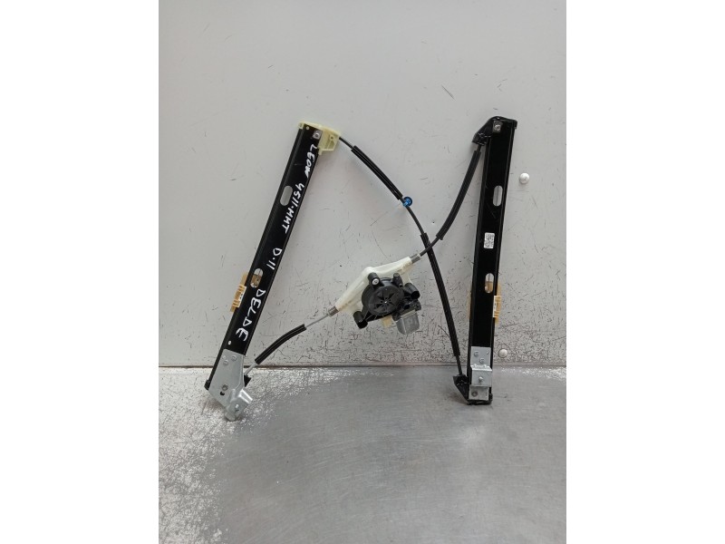 Recambio de elevalunas delantero derecho para seat leon (kl1, klg) 1.5 tsi referencia OEM IAM 5Q0959802C 5P. 5FA837462D 01308220