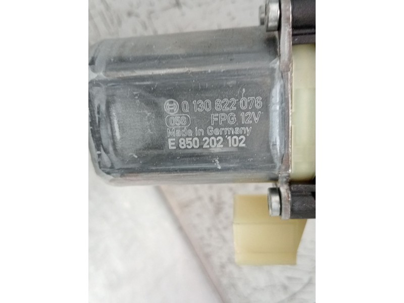 Recambio de elevalunas delantero derecho para seat leon (kl1, klg) 1.5 tsi referencia OEM IAM 5Q0959802C 5P. 5FA837462D 01308220