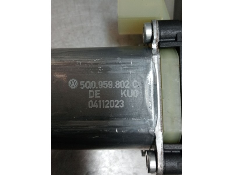 Recambio de elevalunas delantero derecho para seat leon (kl1, klg) 1.5 tsi referencia OEM IAM 5Q0959802C 5P. 5FA837462D 01308220