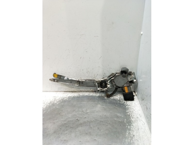 Recambio de elevalunas delantero izquierdo para opel ascona c (j82) 2.0 i cat (f11, m11, f68, m68) referencia OEM IAM   