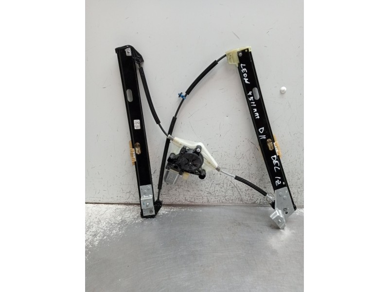 Recambio de elevalunas delantero izquierdo para seat leon (kl1, klg) 1.5 tsi referencia OEM IAM 5Q0959801C 5P. 0130822077 