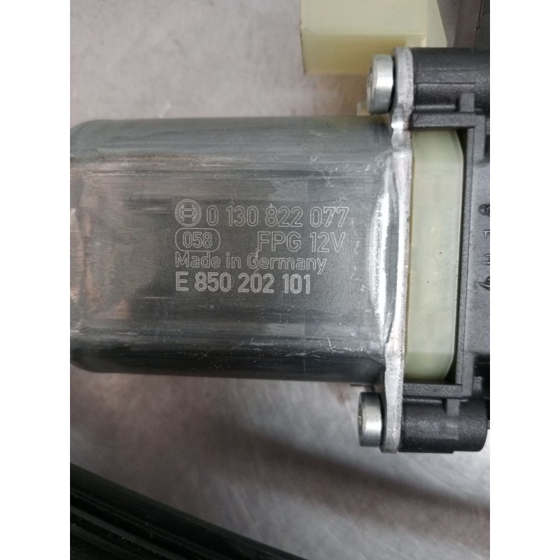 Recambio de elevalunas delantero izquierdo para seat leon (kl1, klg) 1.5 tsi referencia OEM IAM 5Q0959801C 5P. 0130822077 