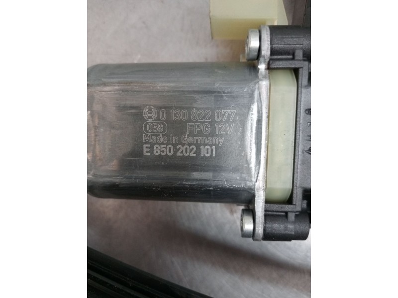 Recambio de elevalunas delantero izquierdo para seat leon (kl1, klg) 1.5 tsi referencia OEM IAM 5Q0959801C 5P. 0130822077 
