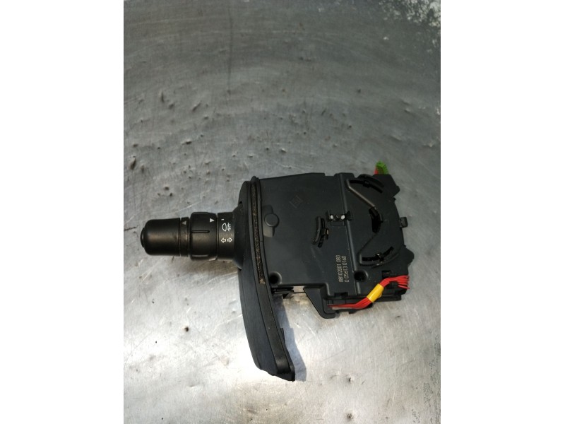 Recambio de mando luces para renault clio iii (br0/1, cr0/1) 1.2 16v (br02, br0j, br11, cr02, cr0j, cr11) referencia OEM IAM 881