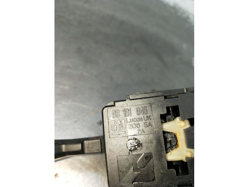 Recambio de mando luces para opel ascona c (j82) 2.0 i cat (f11, m11, f68, m68) referencia OEM IAM 90181846  1986