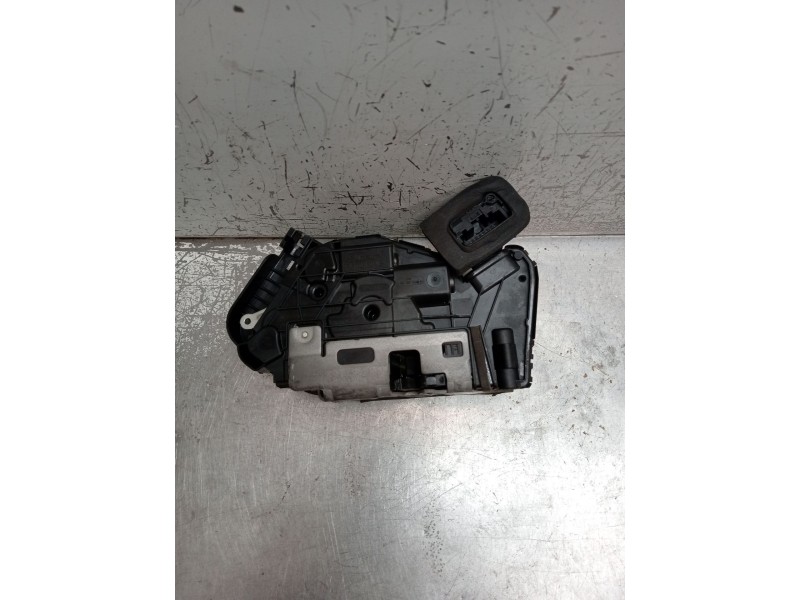 Recambio de motor cierre centralizado delantero derecho para seat leon (kl1, klg) 1.5 tsi referencia OEM IAM B6E5TB837016E 5P A0