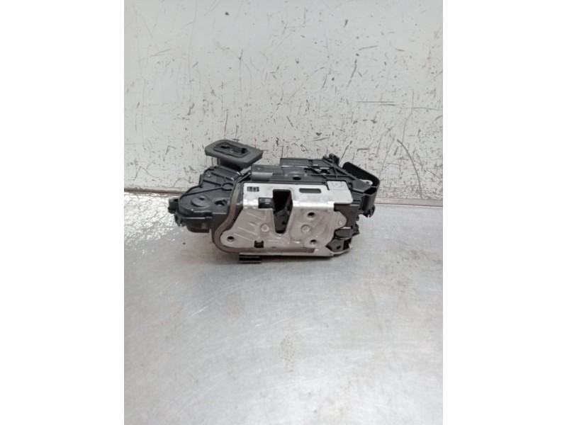 Recambio de motor cierre centralizado delantero izquierdo para seat leon (kl1, klg) 1.5 tsi referencia OEM IAM B5E5TB837015E 5P.
