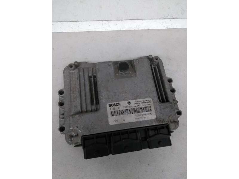 Recambio de centralita motor uce para opel vivaro referencia OEM IAM 0281011530 HOM8200051609 8200391179