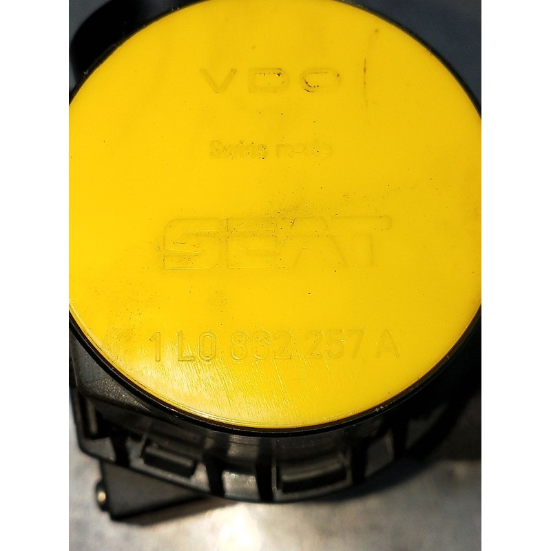 Recambio de compresor cierre centralizado para seat ibiza ii (6k1) 1.4 i referencia OEM IAM 1L0862257A  1993