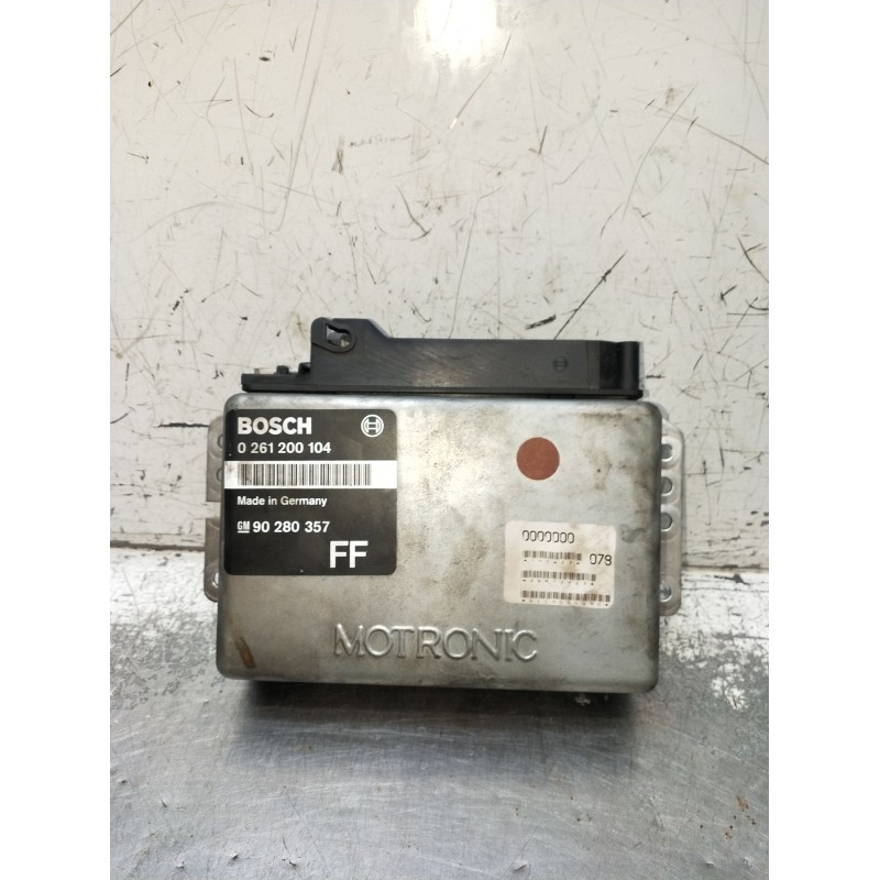 Recambio de centralita motor uce para opel ascona c (j82) 2.0 i cat (f11, m11, f68, m68) referencia OEM IAM 0261200104 90280357 