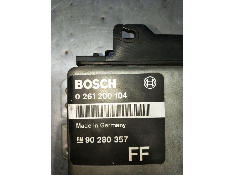 Recambio de centralita motor uce para opel ascona c (j82) 2.0 i cat (f11, m11, f68, m68) referencia OEM IAM 0261200104 90280357 