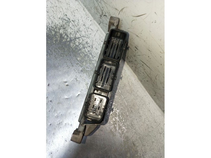 Recambio de centralita motor uce para renault clio iii (br0/1, cr0/1) 1.2 16v (br02, br0j, br11, cr02, cr0j, cr11) referencia OE