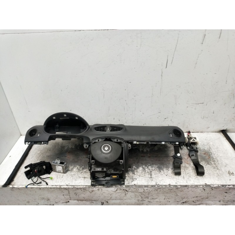 Recambio de kit airbag para renault clio iii (br0/1, cr0/1) 1.2 16v (br02, br0j, br11, cr02, cr0j, cr11) referencia OEM IAM 8201