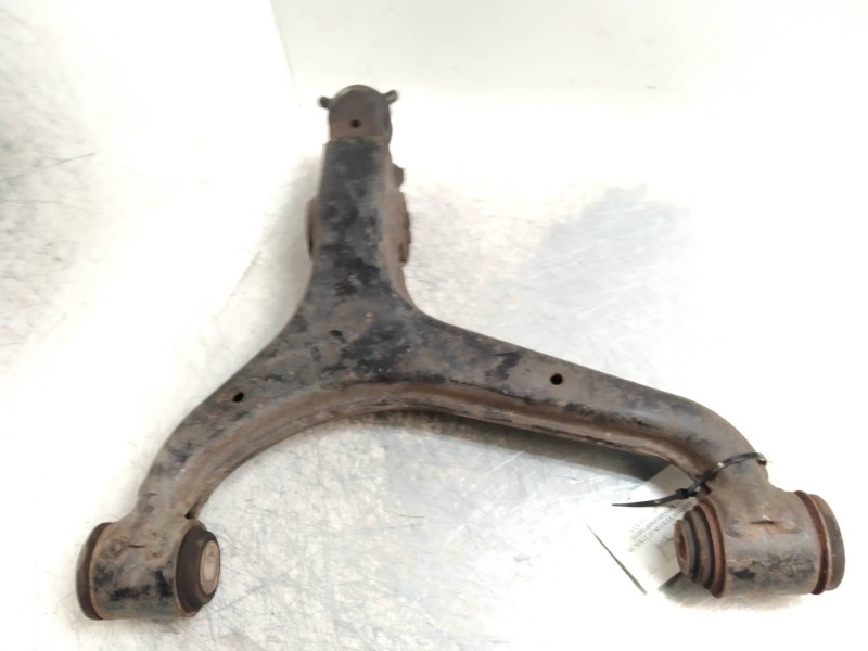 Recambio de brazo suspension inferior delantero izquierdo para ssangyong rexton rx 270 plus / 270 xdi plus referencia OEM IAM   