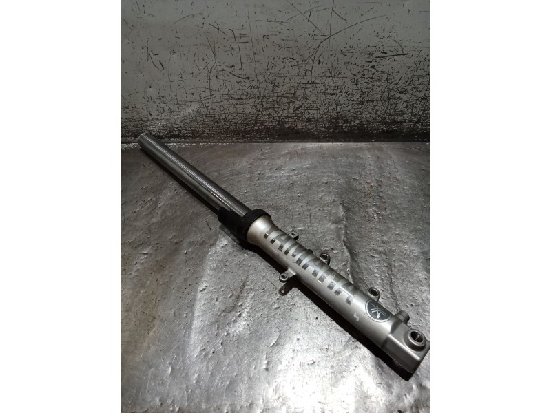 Recambio de amortiguador delantero izquierdo para yamaha yzf-r yzf-r6 (rj03) referencia OEM IAM   