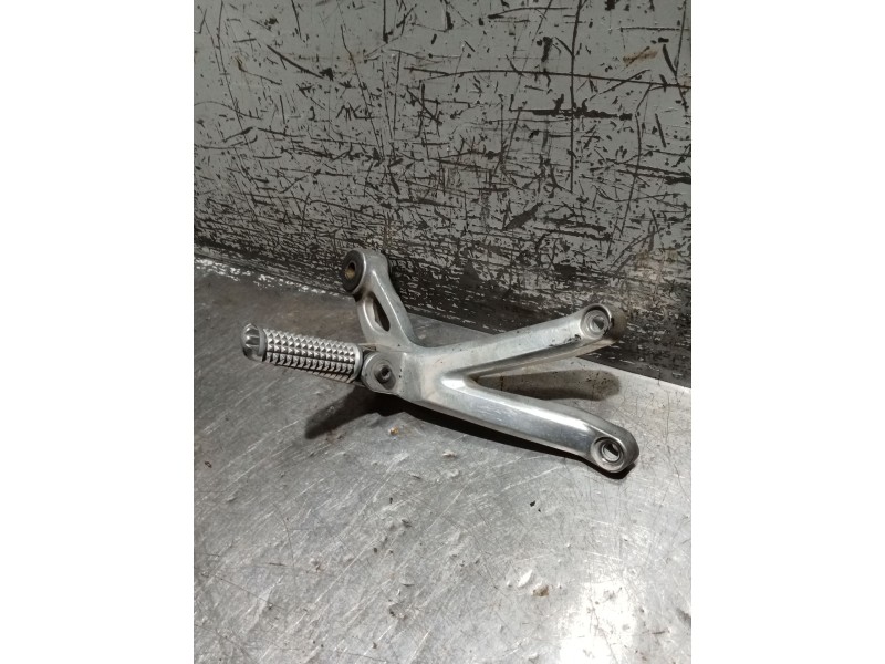 Recambio de estribos laterales para yamaha yzf-r yzf-r6 (rj03) referencia OEM IAM   TRASERO DERECHO