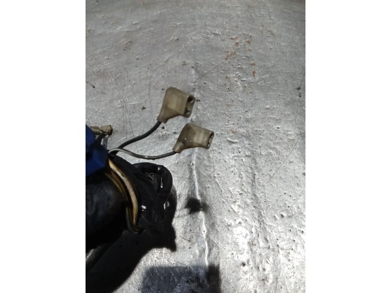 Recambio de piña luces izquierda para yamaha yzf-r yzf-r6 (rj03) referencia OEM IAM   