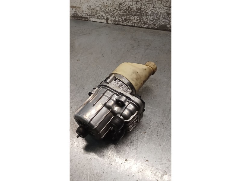 Recambio de bomba direccion para opel zafira / zafira family b (a05) 1.9 cdti (m75) referencia OEM IAM 13276990  ELECTRICA
