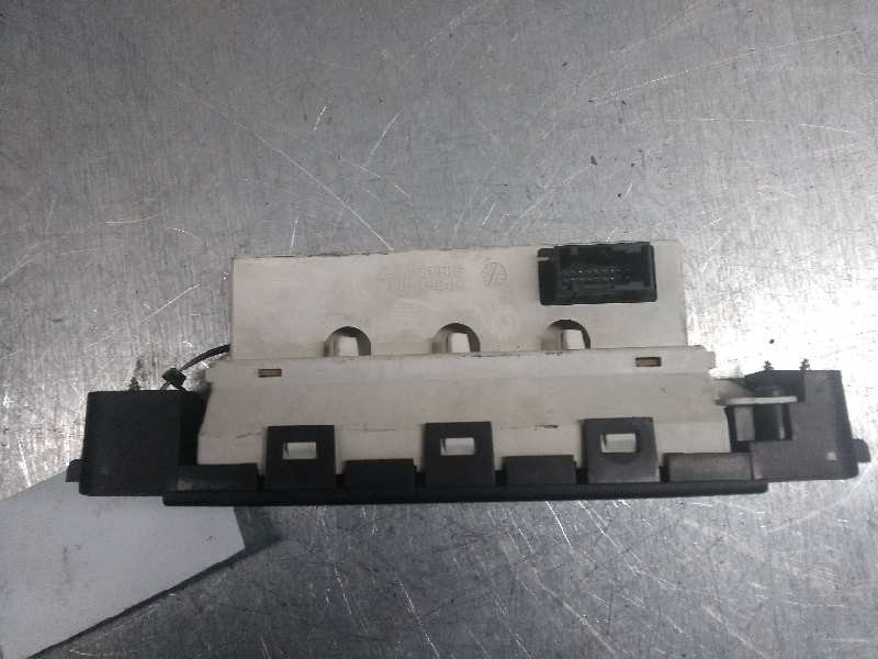 Recambio de pantalla multifuncion para peugeot 406 berlina (s1/s2) sr referencia OEM IAM 9631696977D  