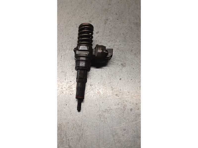 Recambio de inyector para seat altea (5p1) 1.9 tdi referencia OEM IAM 0414720215 038130073AG BOSCH