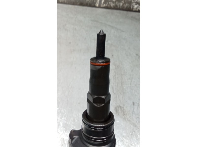 Recambio de inyector para seat altea (5p1) 1.9 tdi referencia OEM IAM 0414720215 038130073AG BOSCH