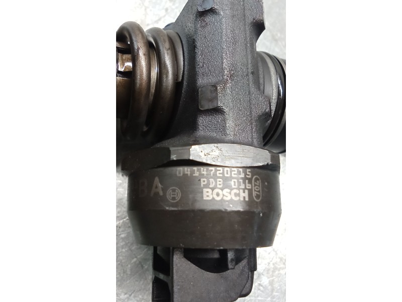 Recambio de inyector para seat altea (5p1) 1.9 tdi referencia OEM IAM 0414720215 038130073AG BOSCH