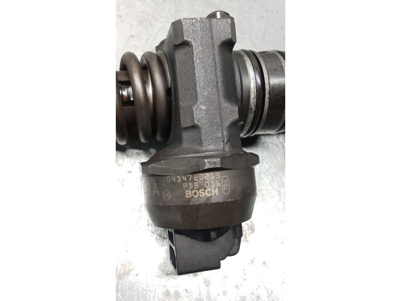Recambio de inyector para seat altea (5p1) 1.9 tdi referencia OEM IAM 0414720215 038130073AG BOSCH