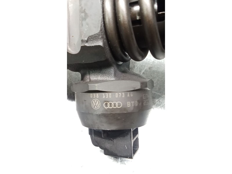 Recambio de inyector para seat altea (5p1) 1.9 tdi referencia OEM IAM 0414720215 038130073AG BOSCH