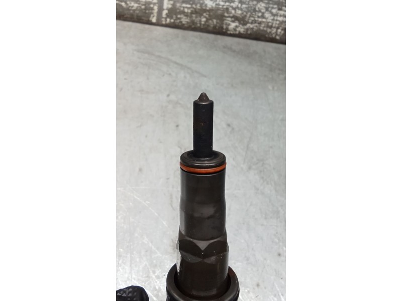 Recambio de inyector para seat altea (5p1) 1.9 tdi referencia OEM IAM 0414720215 038130073AG BOSCH