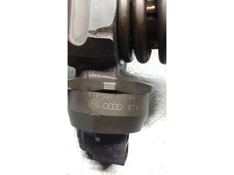 Recambio de inyector para seat altea (5p1) 1.9 tdi referencia OEM IAM 0414720215 038130073AG BOSCH