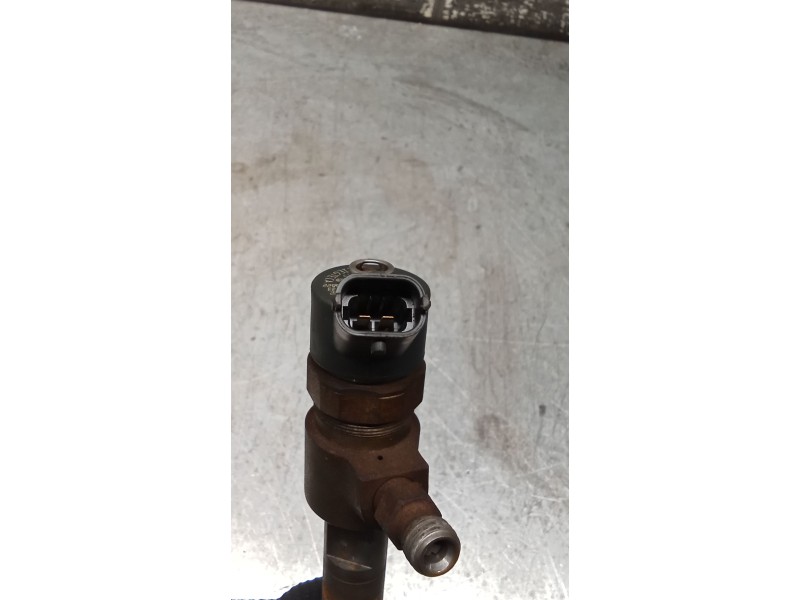 Recambio de inyector para opel zafira / zafira family b (a05) 1.9 cdti (m75) referencia OEM IAM 0445110165  BOSCH