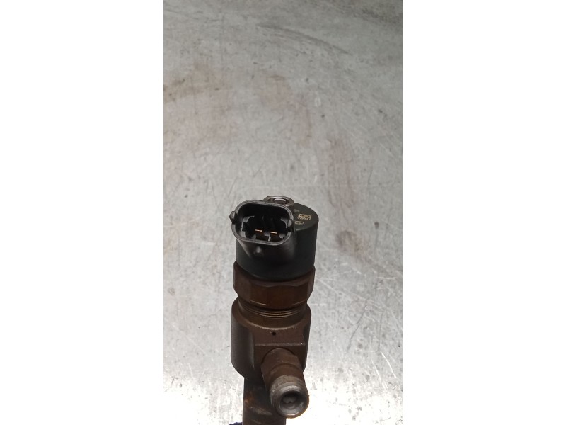 Recambio de inyector para opel zafira / zafira family b (a05) 1.9 cdti (m75) referencia OEM IAM 0445110165  BOSCH