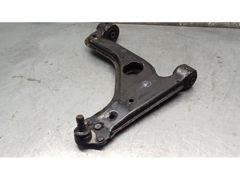 Recambio de brazo suspension inferior delantero derecho para opel zafira / zafira family b (a05) 1.9 cdti (m75) referencia OEM I