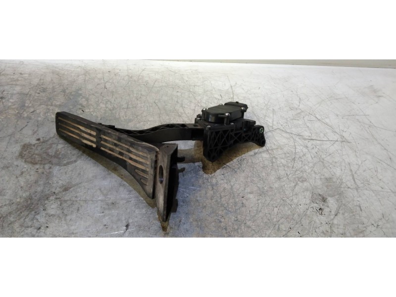 Recambio de potenciometro pedal para ssangyong tivoli 1.6 turbodiesel cat referencia OEM IAM 2055035000  