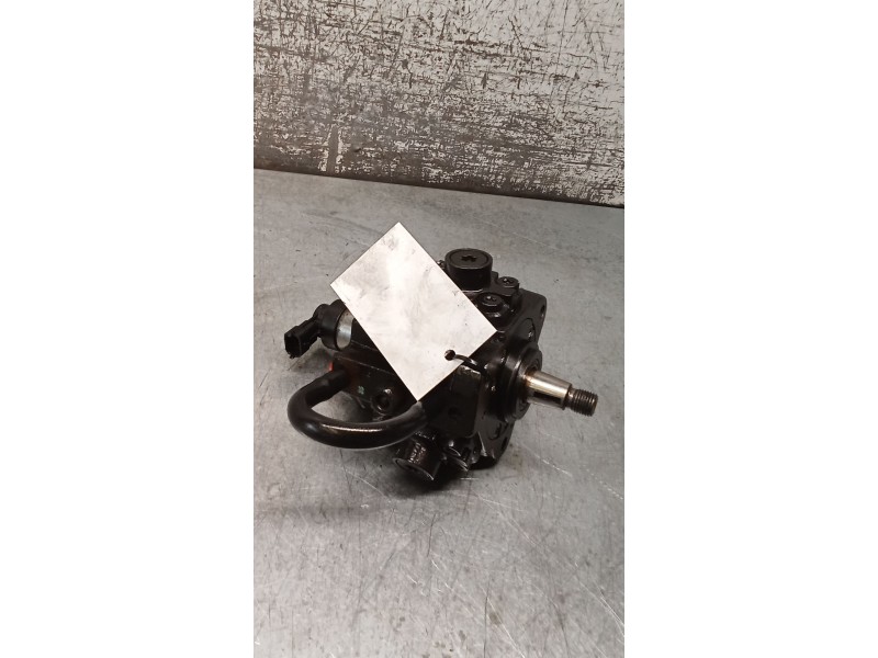 Recambio de bomba inyeccion para opel zafira / zafira family b (a05) 1.9 cdti (m75) referencia OEM IAM 0445010097 0055204599 BOS