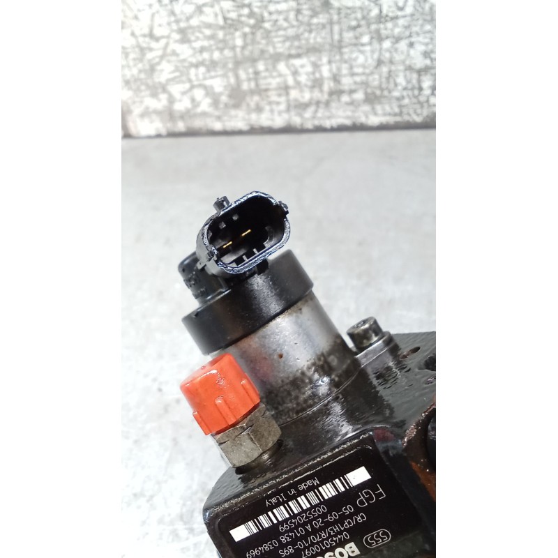 Recambio de bomba inyeccion para opel zafira / zafira family b (a05) 1.9 cdti (m75) referencia OEM IAM 0445010097 0055204599 BOS