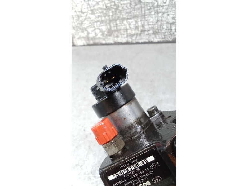 Recambio de bomba inyeccion para opel zafira / zafira family b (a05) 1.9 cdti (m75) referencia OEM IAM 0445010097 0055204599 BOS