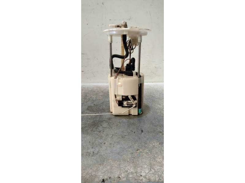 Recambio de bomba combustible para ssangyong tivoli 1.6 turbodiesel cat referencia OEM IAM 223003500  