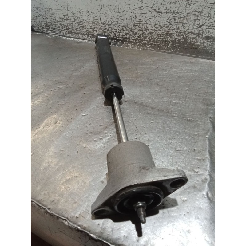 Recambio de amortiguador trasero derecho para volkswagen passat b3/b4 (3a2, 35i) 1.9 tdi referencia OEM IAM   97