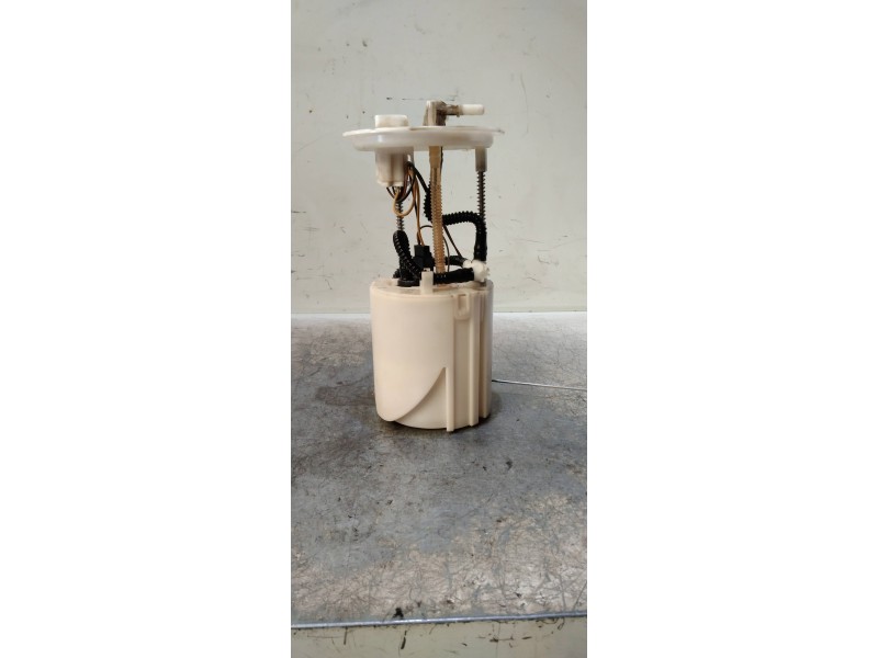 Recambio de bomba combustible para ssangyong tivoli 1.6 turbodiesel cat referencia OEM IAM 223003500  