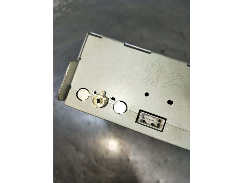 Recambio de sistema audio / radio cd para citroën c3 ii (sc_) 1.0 vti 68 referencia OEM IAM 98053736XT00 A2C86976702 2009
