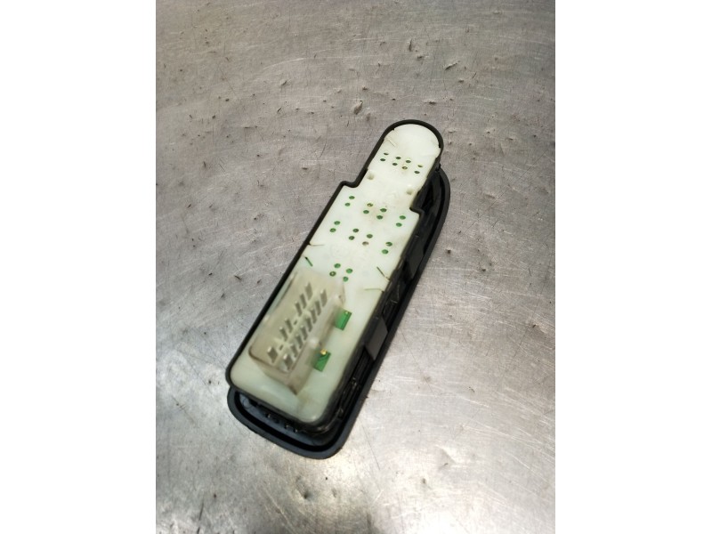 Recambio de mando elevalunas delantero izquierdo para citroën c3 ii (sc_) 1.0 vti 68 referencia OEM IAM  5P 2009